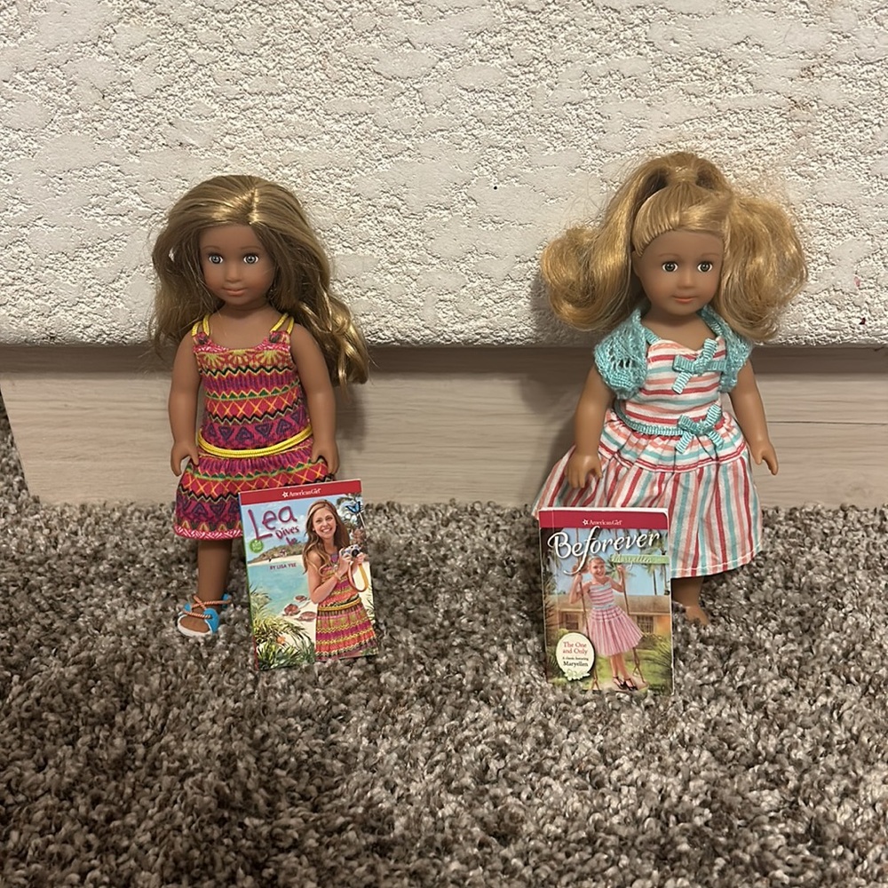 mini american girl dolls: Lea Clark and Maryellen, both in good conditions